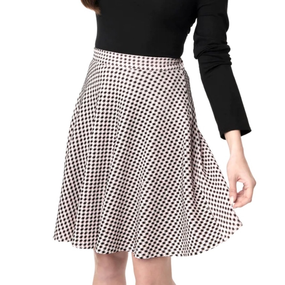 NWT Smak Parlour Pink & Black
Houndstooth Sweet Talk Flare Skirt